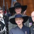 La princesse Caroline de Hanovre, la princesse Stéphanie, la princesse Charlene et le prince Albert II de Monaco ainsi que Pierre Casiraghi et la princesse Alexandra à la sortie de la Cathédrale de Monaco le 19 novembre 2013 à l'occasion de la fête nationale