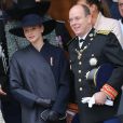 La princesse Caroline de Hanovre, la princesse Stéphanie, la princesse Charlene et le prince Albert II de Monaco ainsi que Pierre Casiraghi et la princesse Alexandra à la sortie de la Cathédrale de Monaco le 19 novembre 2013 à l'occasion de la fête nationale