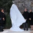 Le prince Albert et la princesse Charlene ont dévoilé une statue de Rainier III à la Rampe Major à Monaco, le 18 novembre 2013