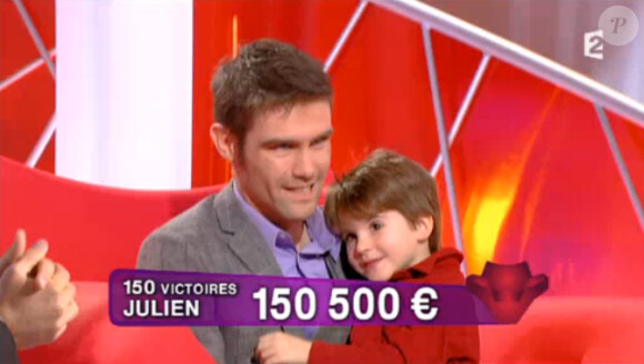 Julien, champion aux 150 victoires, et son fils Arthur, dans Tout le monde veut prendre sa place, le mardi 19 novembre 2013.