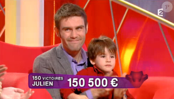 Julien, champion aux 150 victoires, et son fils Arthur, dans Tout le monde veut prendre sa place, le mardi 19 novembre 2013.
