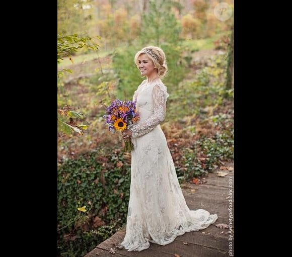 Kelly Clarkson a dit oui à son fiancé Brandon Blackstock lors d'une cérémonie intime et bucolique, le dimanche 20 octobre 2013.