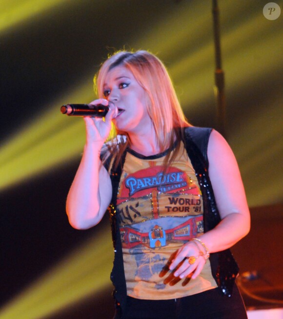 Kelly Clarkson en concert à Glasgow en Ecosse, le 16 octobre 2012.