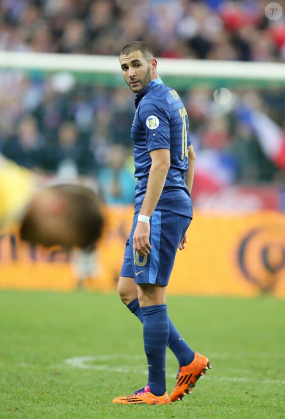 Karim Benzema - L'équipe de France de football s'est qualifiée pour la prochaine Coupe du Monde au Brésil en battant l'Ukraine 3 a 0 au Stade de France. Le 19 novembre 2013.
