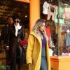 Kim Kardashian, Kris Jenner et Jonathan Cheban en pleine séance shopping dans le quartier de SoHo. New York, le 20 novembre 2013.