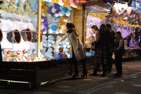 Tamara Ecclestone, son mari Jay Rutland et sa sœur Petra assistent au soir d'ouverture de Winter Wonderland à Hyde Park. Londres, le 21 novembre 2013.