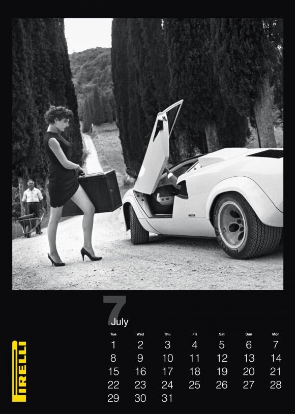 Photo du mois de juillet du calendrier Pirelli 2014.