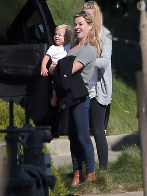 Exclusif - Reese Witherspoon et Tennessee lors de l'anniversaire de Susan Downey à San Francisco, le 10 novembre 2013.