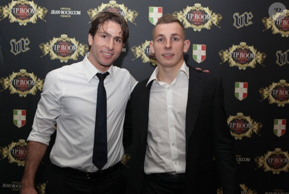 Les footballeurs Sherrer Maxwell et Lucas Digne fêtent l'anniversaire de Marco Verratti avec ses partenaires du PSG à la Gioia (VIP Room) à Paris le 6 novembre 2013.