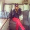 Paris Hilton regagne Los Angeles après un séjour en Asie, le 25 novembre 2013.
