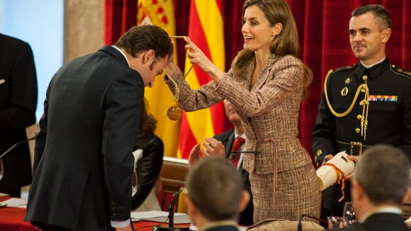 Letizia d'Espagne : Felipe court-circuité par son avion, elle survole les débats