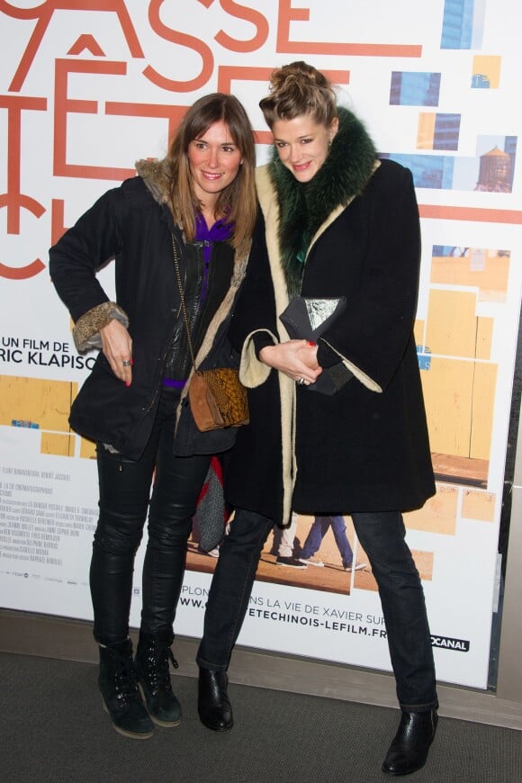 Daphné Desjeux (à gauche) lors de l'avant-première du film "Casse-tête chinois" à Paris, le 25 novembre 2013