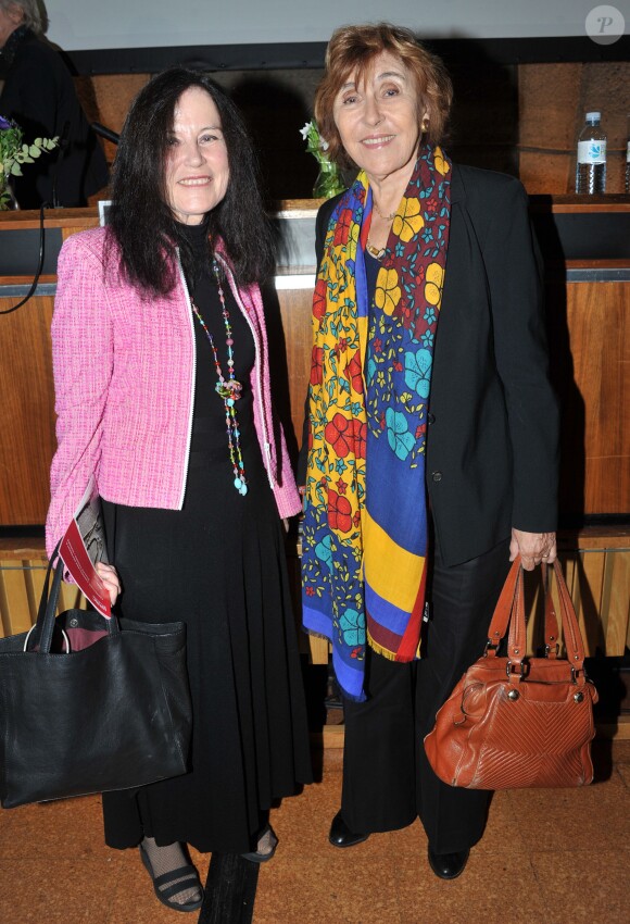 Irène Frain et Edith Cresson lors de la présentation du Dictionnaire universel des créatrices au siège de l'Unesco à Paris, le 22 novembre 2013