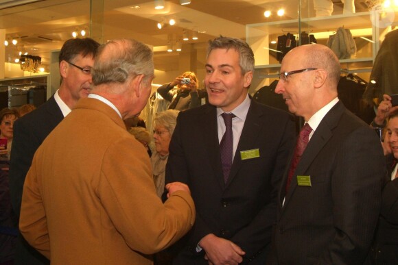 Le prince Charles à Cheltenham le 25 novembre 2013 pour l'inauguration de la Regent Arcad, récompensée cette année pour sa conception éco-responsable.