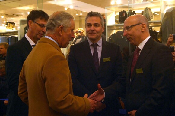 Le prince Charles à Cheltenham le 25 novembre 2013 pour l'inauguration de la Regent Arcad, récompensée cette année pour sa conception éco-responsable.