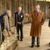 Le prince Charles visite le centre rural de l'innovation de l'université royale d'agriculture dans le Gloucestershire le 25 novembre 2013