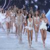 Les Anges de Victoria's Secret lors du final de leur défilé à New York, le 13 novembre 2013.