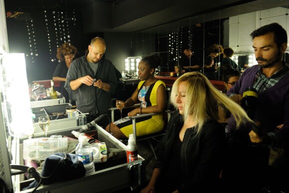 L'atelier make-up et coiffure lors de la Push-Up Party de Wonderbra au Très Honoré. Paris, le 27 novembre 2013.