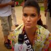 Les prétendantes à la couronne de Miss France 2014 visitent un temple au Sri Lanka. Ici on peut voir Miss Ile-de-France, Laetitia Vuillemard.