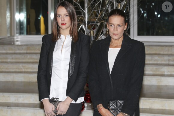 La princesse Stéphanie de Monaco, présidente de Fight Aids Monaco, présidait avec sa fille Pauline Ducruet le gala et la vente aux enchères au profit de l'association de lutte contre le sida, le 1er décembre 2013 au Méridien de Monte-Carlo.