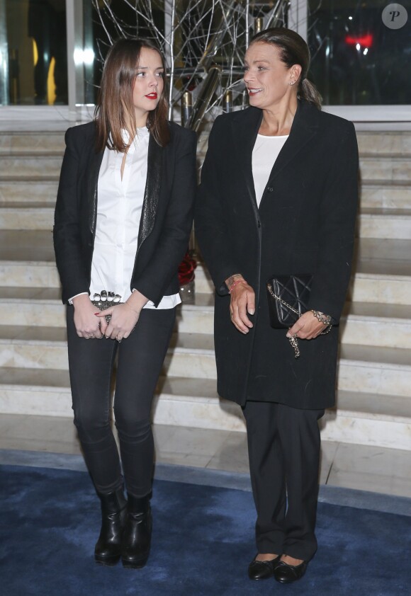La princesse Stéphanie de Monaco, présidente de Fight Aids Monaco, présidait avec sa fille Pauline Ducruet le gala et la vente aux enchères au profit de l'association de lutte contre le sida, le 1er décembre 2013 au Méridien de Monte-Carlo.