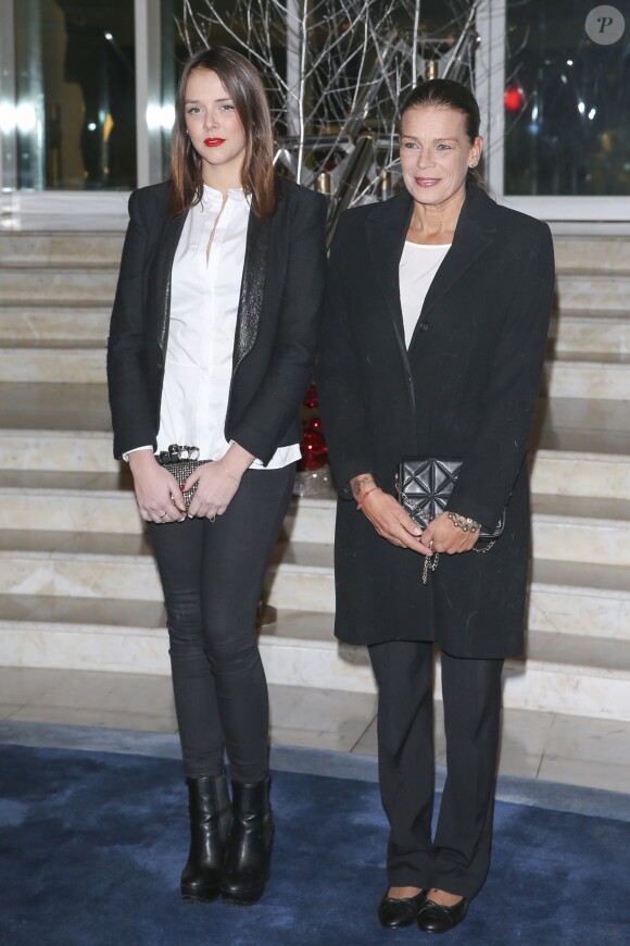 La princesse Stéphanie de Monaco, présidente de Fight Aids Monaco, présidait avec sa fille Pauline Ducruet le gala et la vente aux enchères au profit de l'association de lutte contre le sida, le 1er décembre 2013 au Méridien de Monte-Carlo.