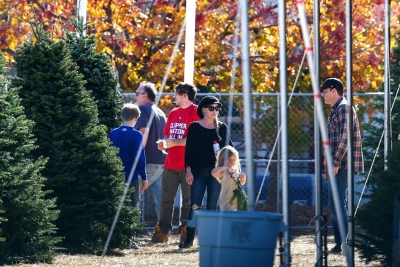 David Boreanaz va chercher un sapin de Noël avec sa famille à Calabasas, le 1er décembre 2013.