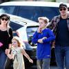 David Boreanaz, son épouse Jaime Bergman et leurs deux enfants Jaden et Bella à Calabasas, le 1er décembre 2013.