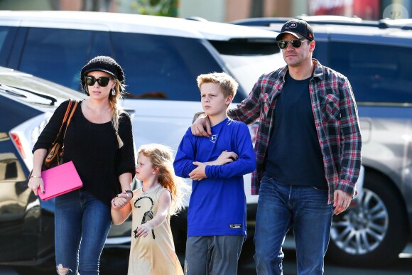 David Boreanaz en compagnie de sa femme Jaime et de leurs enfants Jaden et Bella à Calabasas, le 1er décembre 2013.