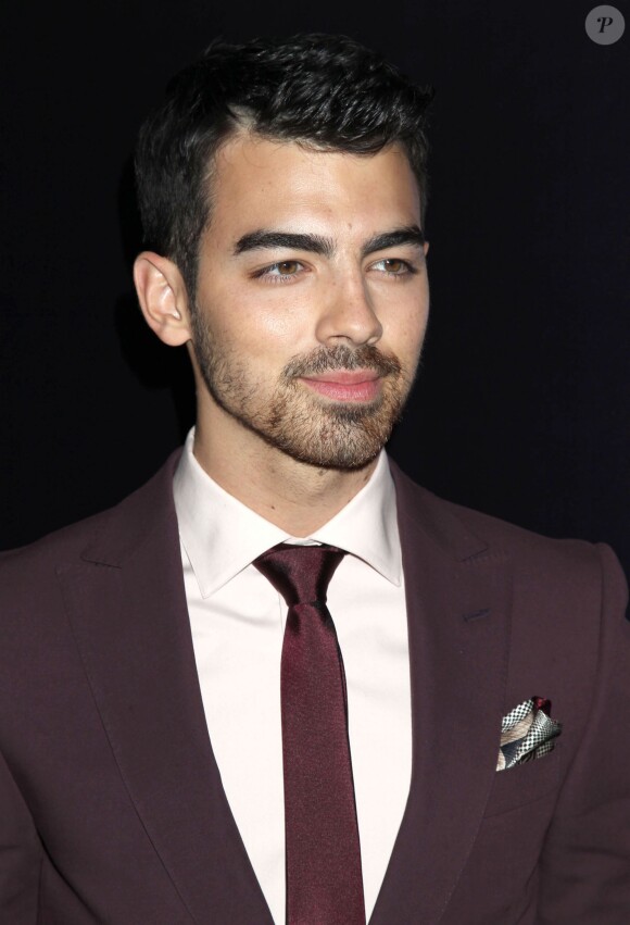 Joe Jonas lors de l'ouverture du Ermenegildo Zegna Global Store à Beverly Hills, le 7 Novembre 2013.