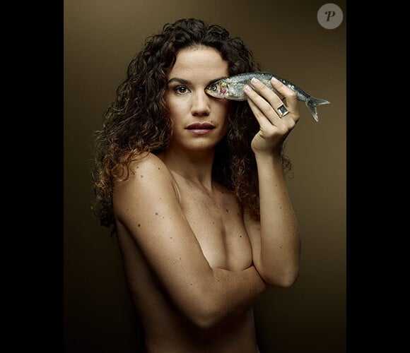 Barbara Cabrita pose nue devant l'objectif de Denis Rouvre pour la campagne 2013 de Fishlove, fondation qui lutte contre le pillage des océans.
