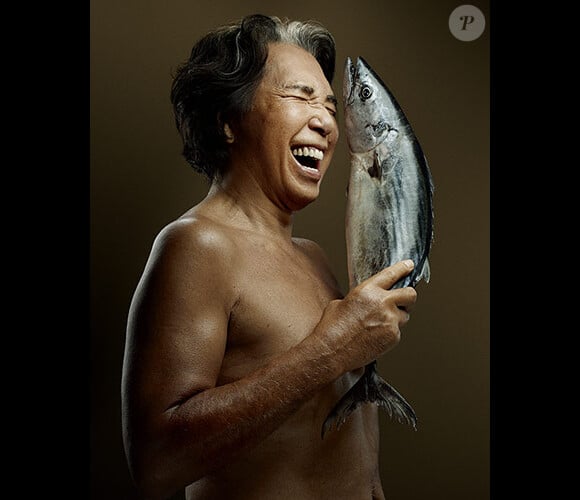 Le créateur Kenzo pose nu devant l'objectif de Denis Rouvre pour la campagne 2013 de Fishlove, fondation qui lutte contre le pillage des océans.