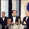 Les Inconnus recevant le César du meilleur premier film en 1996 pour Les Trois Frères