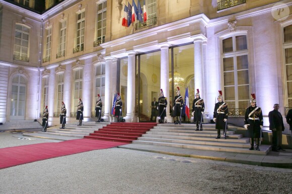 Le dîner du Sommet pour la paix et la sécurité en Afrique au palais de l'Elysée à Paris le 6 décembre 2013