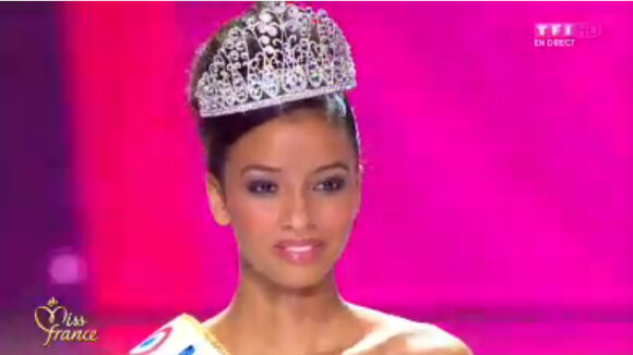 Miss France 2014 : Flora Coquerel, Miss Orléanais, sacrée Miss France 2014