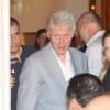 Bill Clinton et sa fille Chelsea au restaurant Sushi Leblon à Rio de Janeiro, le 7 décembre 2013.