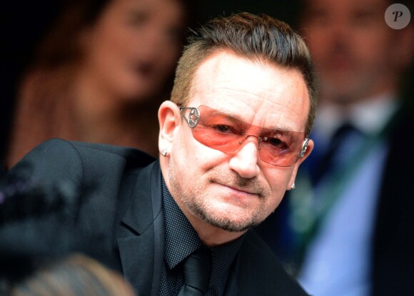 Bono lors de l'hommage à Nelson Mandela au Soccer City Stadium à Soweto, le 10 décembre 2013.