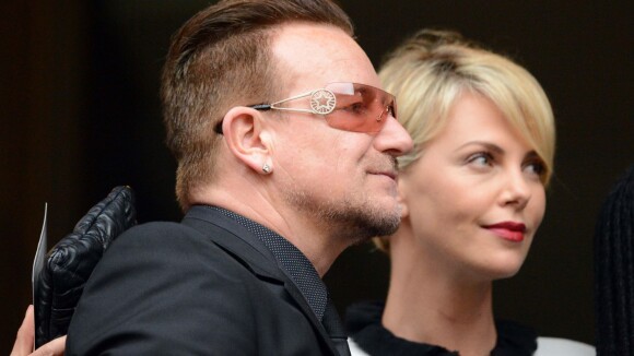 Mort de Nelson Mandela : Bono et Charlize Theron unis pour lui rendre hommage