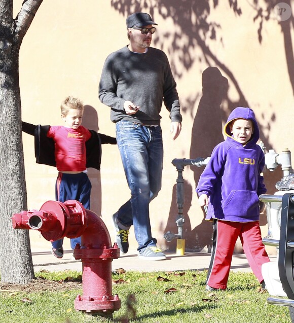 Britney Spears, son désormais ex-fiancé Jason Trawick et ses enfants Sean Preston et Jayden James vont déjeuner à Los Angeles, le 27 décembre 2012.
