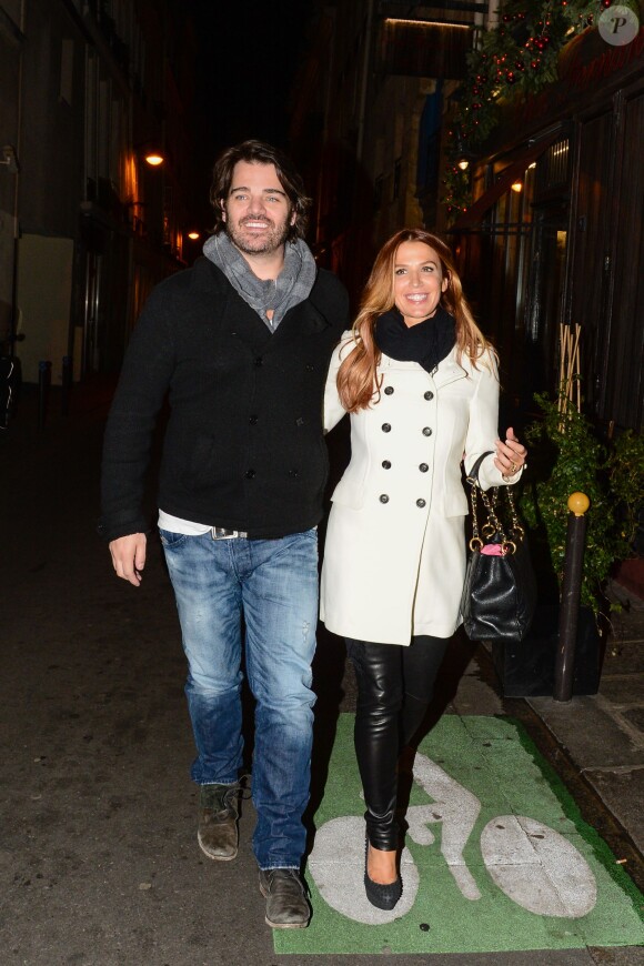 Poppy Montgomery et Shawn Sanford, en amoureux à Paris, sont allés dîner au restaurant Chez Fernand avant de se rendre au Café Laurent. Paris, le 10 décembre 2013.