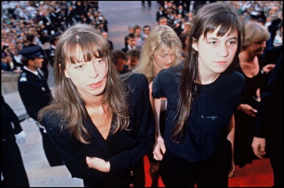 Kate Barry et Charlotte Gainsbourg au Festival de Cannes, mai 1990.