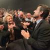 L'ancien président de la République Nicolas Sarkozy ovationné par les spectateurs du concert de son épouse Carla Bruni à Sainte-Maxime le 7 décembre 2013.
Photo exclusive