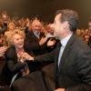 Nicolas Sarkozy ovationné par les spectateurs du concert de son épouse Carla Bruni à Sainte-Maxime le 7 décembre 2013.
Photo exclusive