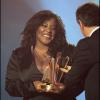 Miss Dominique, reçoit le prix d'ISS DOMINIQUE, artiste révélation du public de l'année aux Victoires de la musique 2007. 