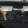 Jennifer Aniston et son fiancé Justin Theroux quittant la Baby-shower organisée par Emily Blunt, enceinte de son premier enfant, à Los Angeles le 14 décembre 2013
