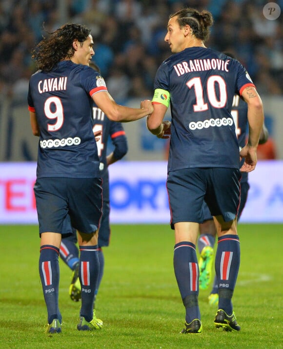 Zlatan Ibrahimovic et Edinson Cavani lors du match entre l'Olympique de Marseille et le Paris Saint-Germain au Vélodrome de Marseille, le 5 octobre 2013