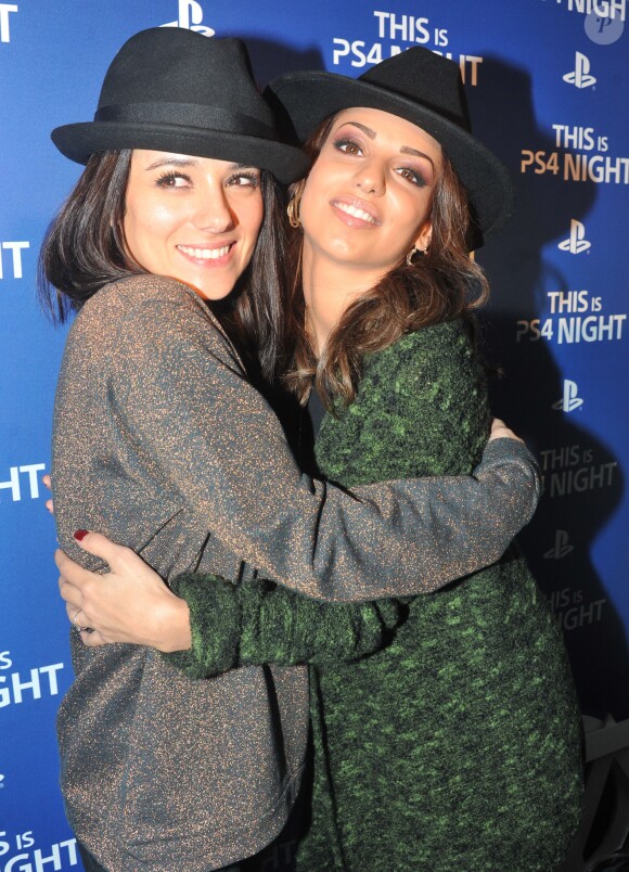 La chanteuse Tal et la chanteuse Alizée - Soirée de lancement de la console Playstation 4 Sony au centre culturel alternatif Electric à Paris le 28 novembre 2013.
