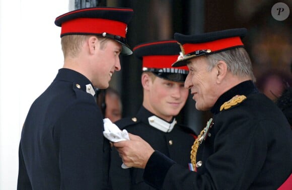 Le prince William et le prince Harry à Sandhurst en 2006