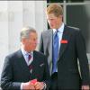 Le prince Harry avec son père le prince Charles à Sandhurst en mai 2005