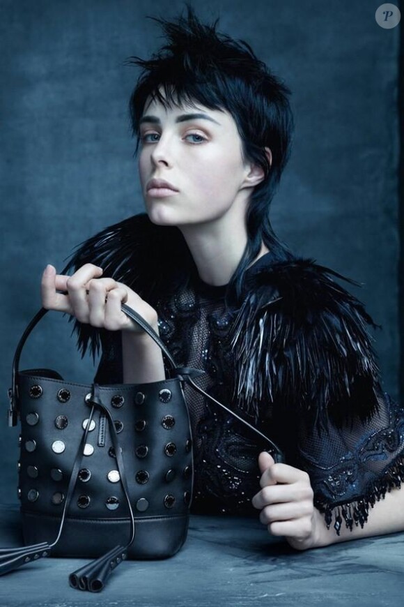 Le top model Edie Campbell photographiée par Steven Meisel pour Louis Vuitton. Campagne printemps-été 2014.